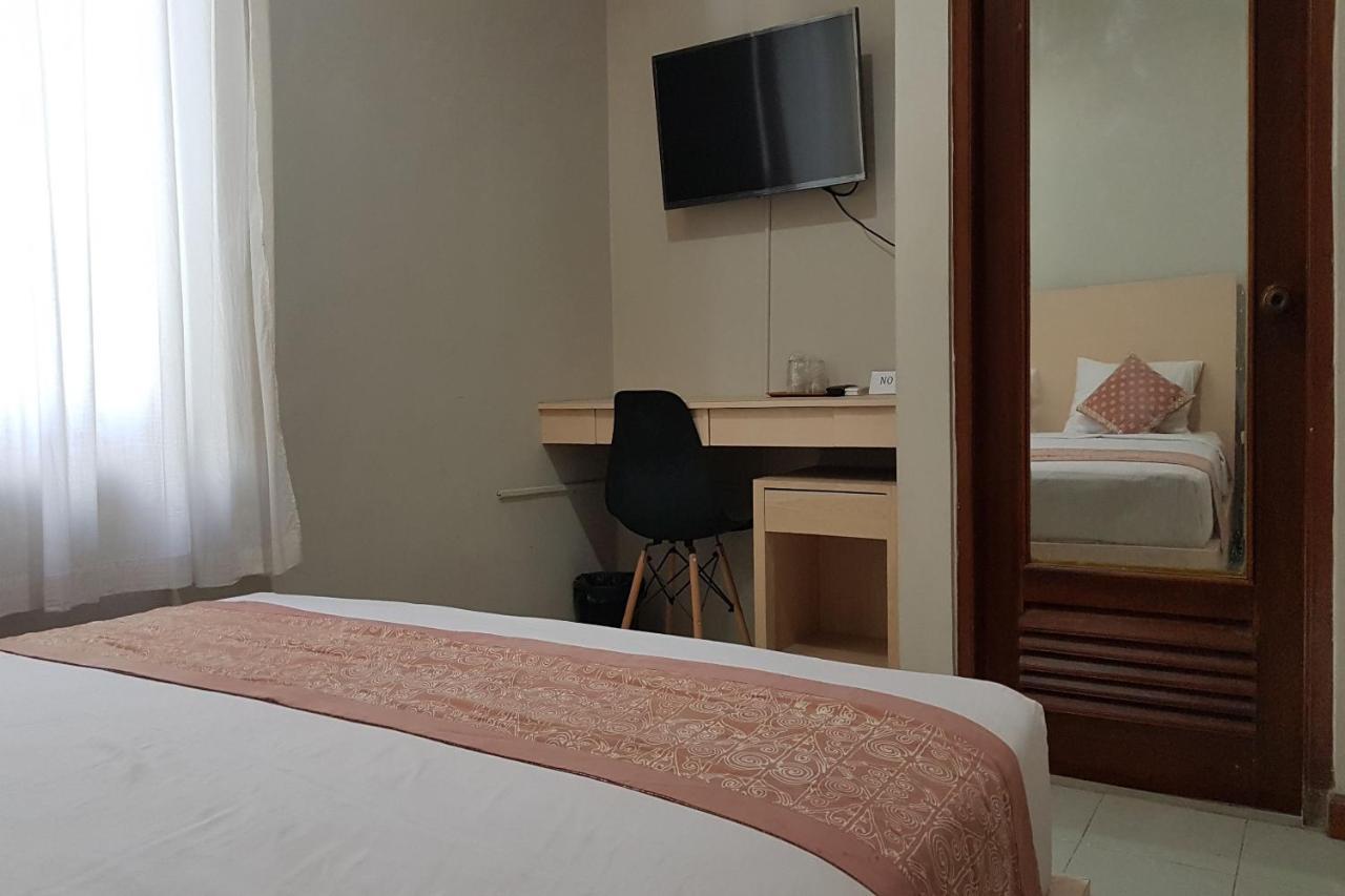 Oyo 3819 Hotel Winotosastro Yogyakarta Esterno foto